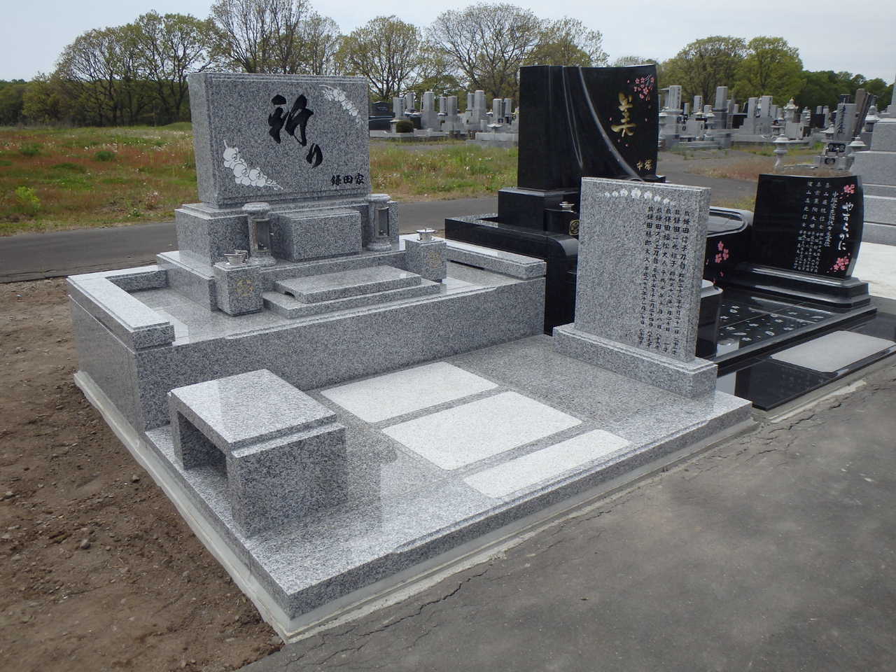 鎌田家鵡川宮戸霊園　②.jpg